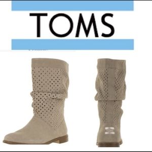 TOMS Serra oxford beige suede perforated boots 5.5